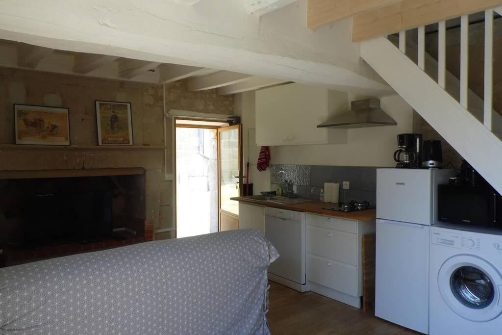 Maisonnette Climatisee Avec Parking Prive Doue-en-Anjou Exterior photo